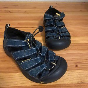 KEEN Little Kids Navy Sandals, Size 13